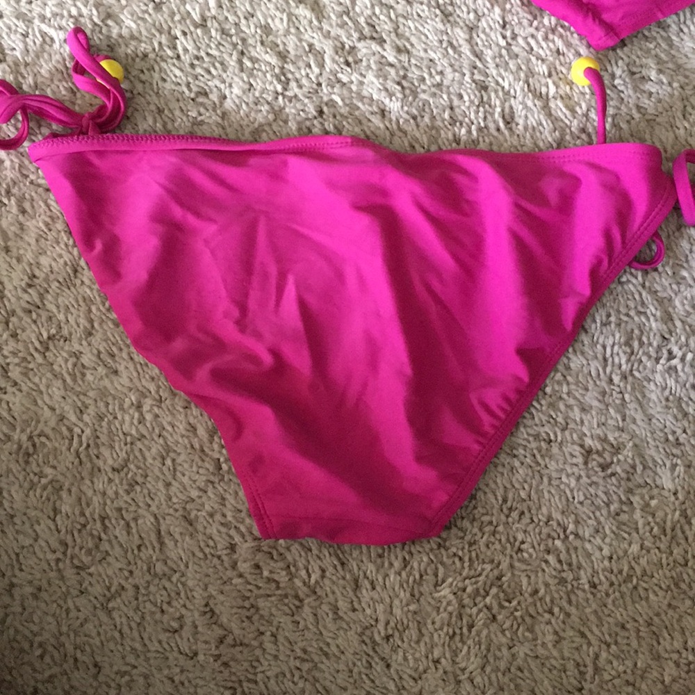 Pink Bikini - Picture 4 of 4